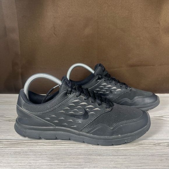 Nike ORIVE NM Black Running Shoe Athletic Sneaker Womens 8.5 - Picture 1 of 8